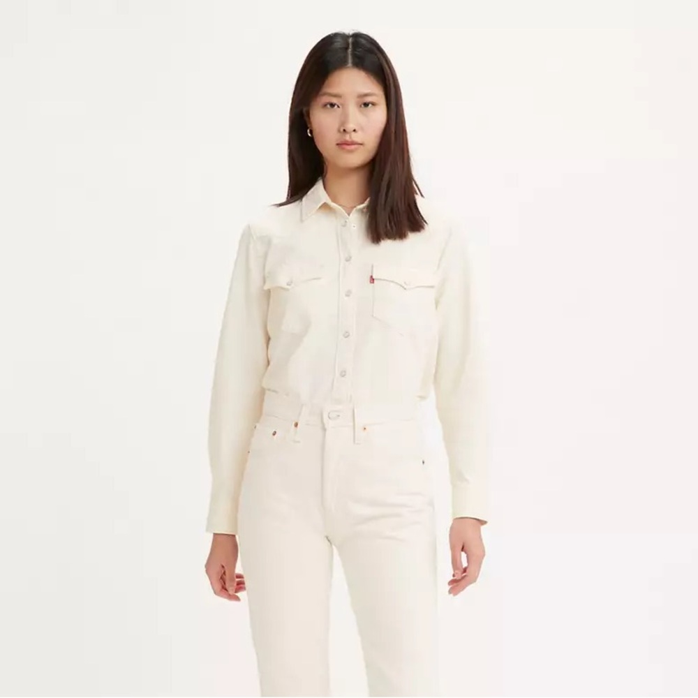 Levi’s long sleeve women’s white pearl button down shirt